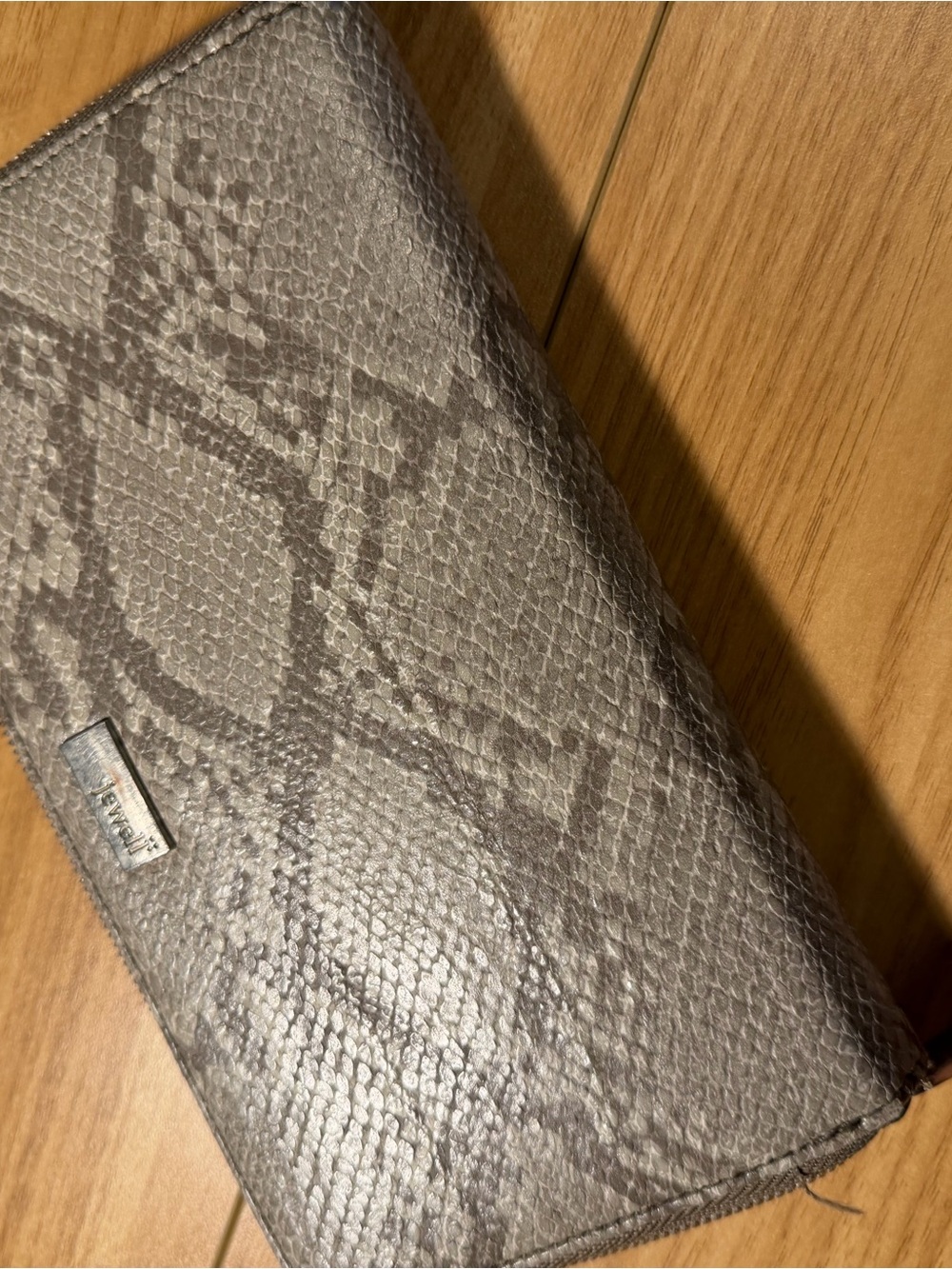 thirty-one Gray Snake-Print Zip Wallet